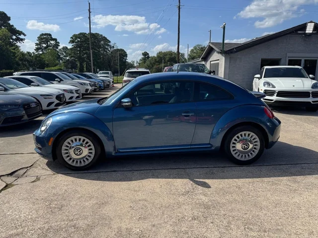 SEMINUEVOS VOLKSWAGEN Beetle Coupe a Estados en autogozo