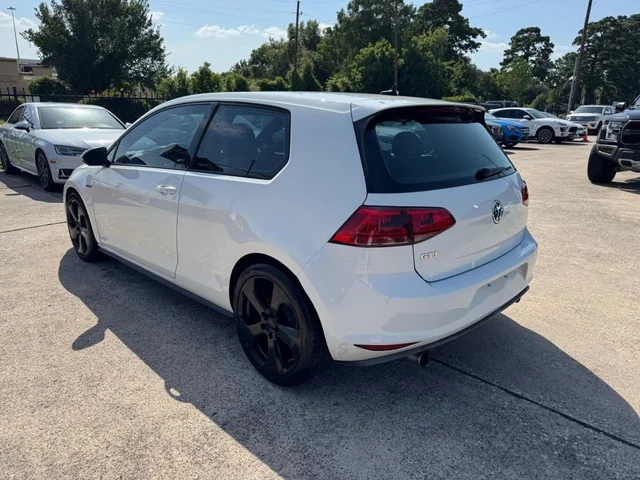 SEMINUEVOS VOLKSWAGEN Golf GTI a Estados en autogozo