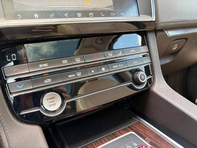 SEMINUEVOS JAGUAR F-Pace a Estados en autogozo