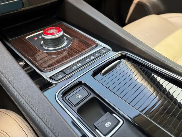 SEMINUEVOS JAGUAR F-Pace a Estados en autogozo
