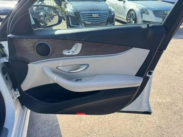 SEMINUEVOS MERCEDES-BENZ E 300 a Estados en autogozo
