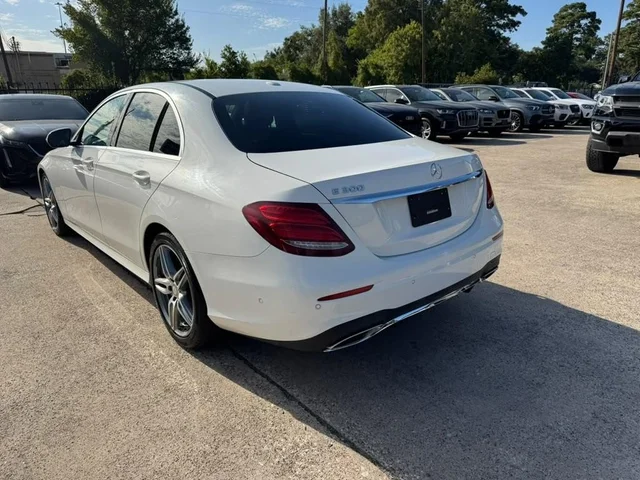 SEMINUEVOS MERCEDES-BENZ E 300 a Estados en autogozo