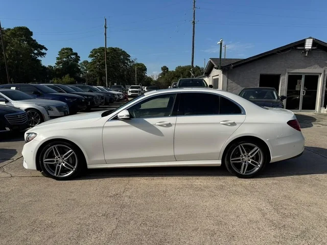 SEMINUEVOS MERCEDES-BENZ E 300 a Estados en autogozo