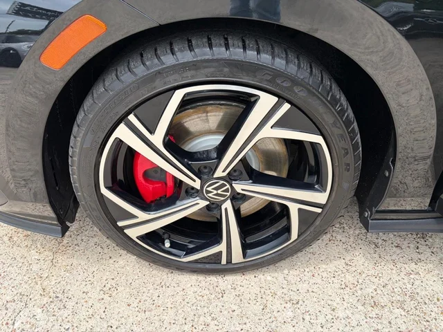 SEMINUEVOS VOLKSWAGEN Golf GTI a Estados en autogozo