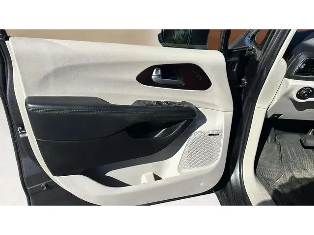 SEMINUEVOS CHRYSLER Pacifica a Estados en autogozo