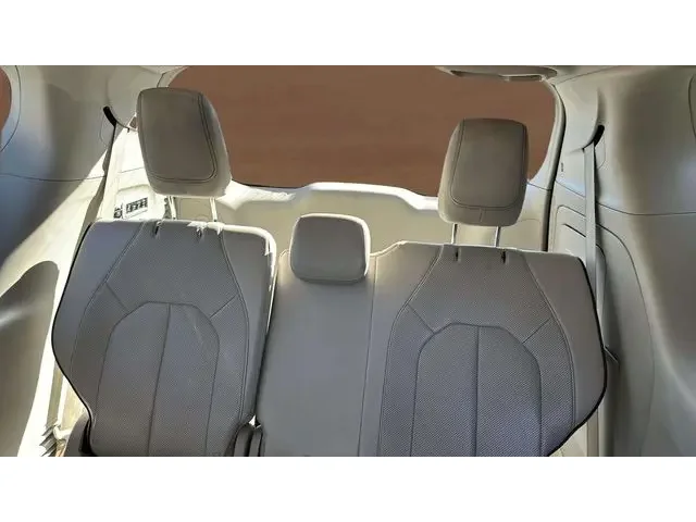 SEMINUEVOS CHRYSLER Pacifica a Estados en autogozo