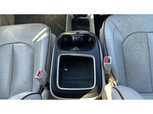 SEMINUEVOS CHRYSLER Pacifica a Estados en autogozo