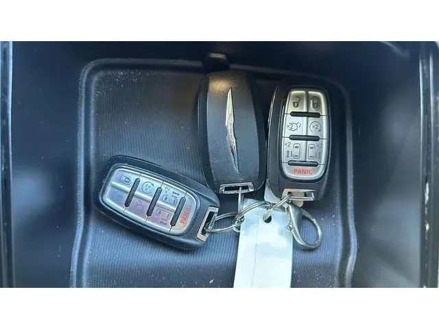 SEMINUEVOS CHRYSLER Pacifica a Estados en autogozo