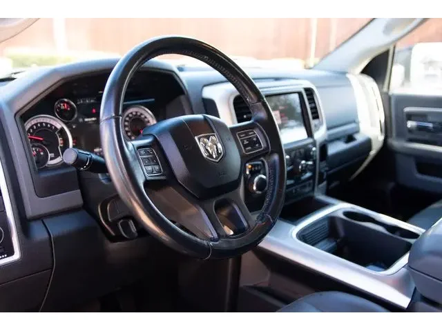 SEMINUEVOS RAM 1500 Crew Cab a Estados en autogozo