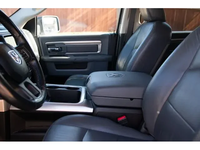 SEMINUEVOS RAM 1500 Crew Cab a Estados en autogozo