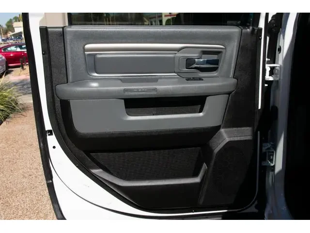 SEMINUEVOS RAM 1500 Crew Cab a Estados en autogozo