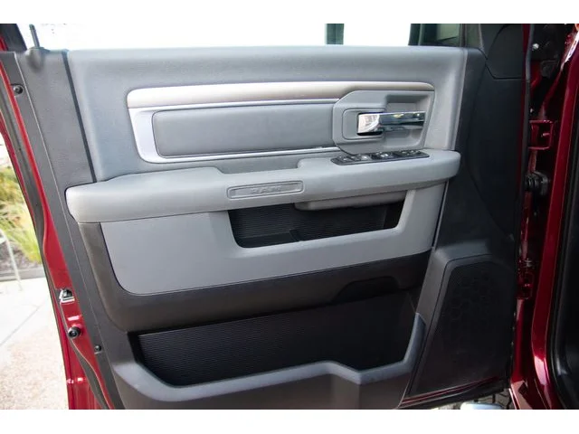 SEMINUEVOS RAM 1500 Crew Cab a Estados en autogozo
