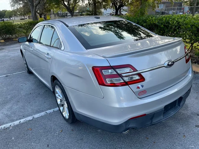 SEMINUEVOS FORD Taurus a Estados en autogozo