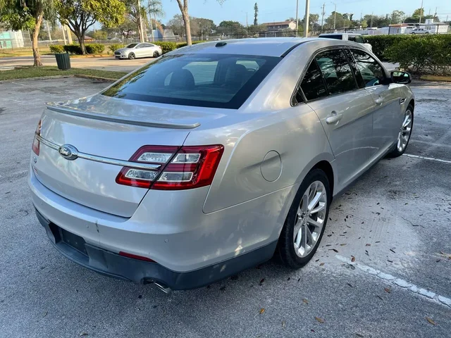 SEMINUEVOS FORD Taurus a Estados en autogozo