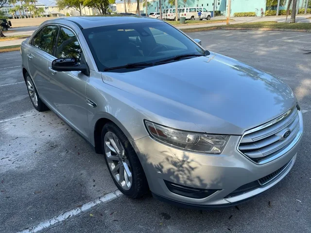 SEMINUEVOS FORD Taurus a Estados en autogozo
