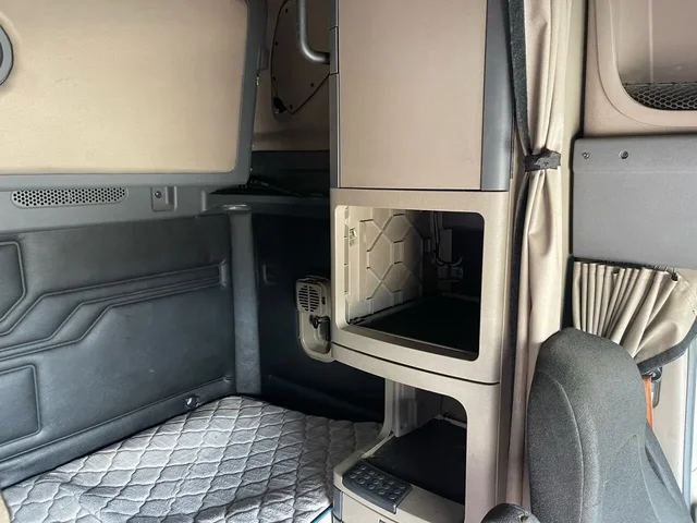 SEMINUEVOS FREIGHTLINER Cascadia a Estados en autogozo