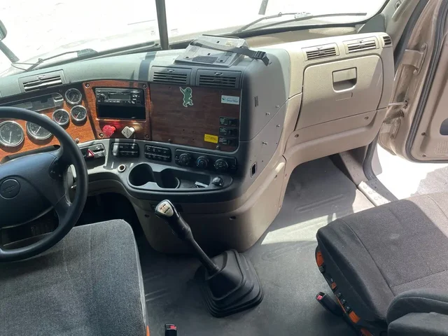 SEMINUEVOS FREIGHTLINER Cascadia a Estados en autogozo