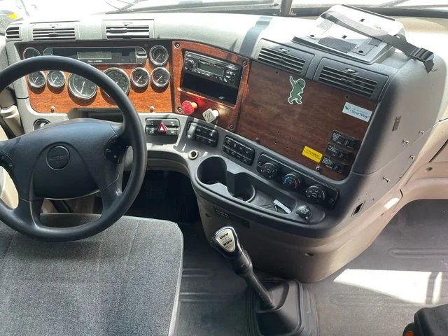 SEMINUEVOS FREIGHTLINER Cascadia a Estados en autogozo