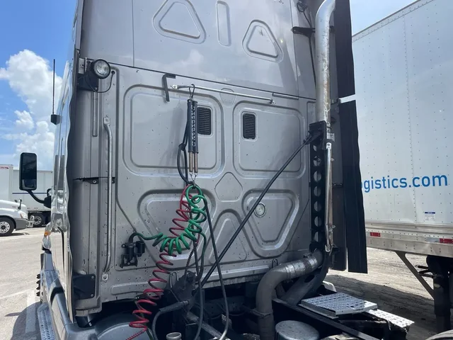 SEMINUEVOS FREIGHTLINER Cascadia a Estados en autogozo