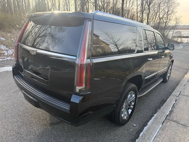 SEMINUEVOS CADILLAC Escalade ESV a Estados en autogozo