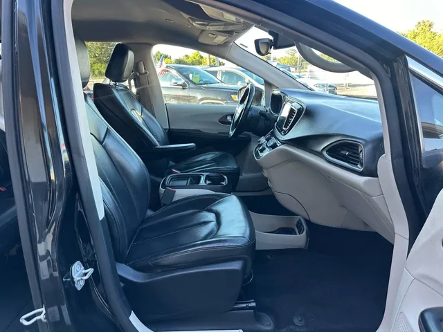 SEMINUEVOS CHRYSLER Pacifica a Estados en autogozo