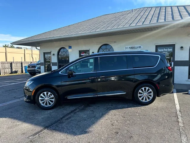 SEMINUEVOS CHRYSLER Pacifica a Estados en autogozo