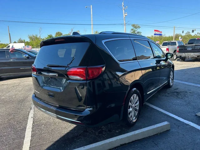 SEMINUEVOS CHRYSLER Pacifica a Estados en autogozo