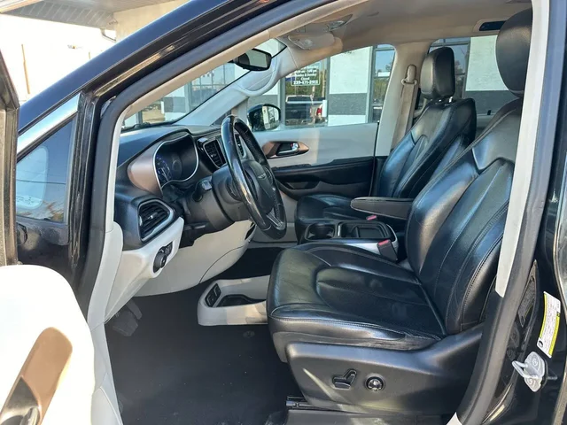 SEMINUEVOS CHRYSLER Pacifica a Estados en autogozo