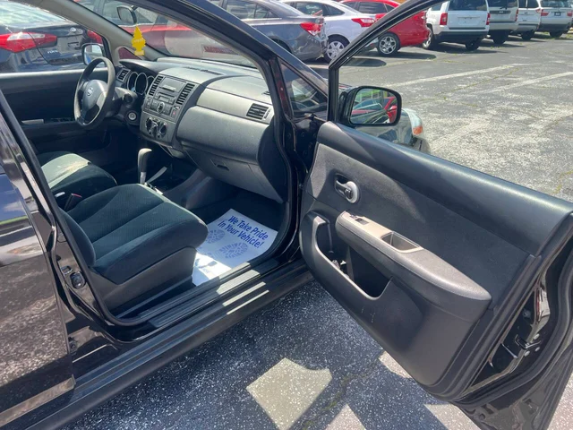 SEMINUEVOS NISSAN Versa a Estados en autogozo