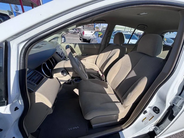 SEMINUEVOS NISSAN Versa a Estados en autogozo