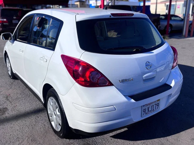 SEMINUEVOS NISSAN Versa a Estados en autogozo