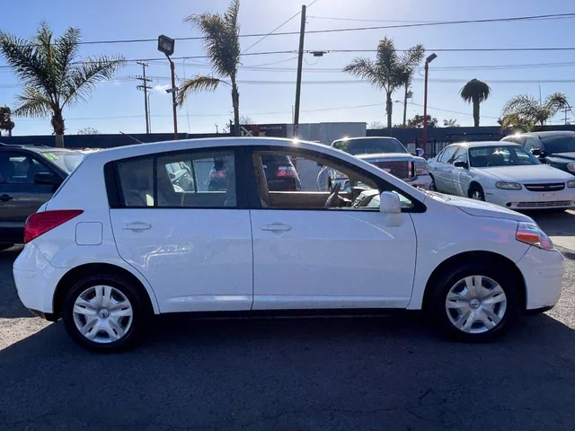 SEMINUEVOS NISSAN Versa a Estados en autogozo