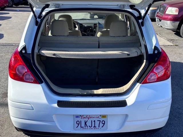 SEMINUEVOS NISSAN Versa a Estados en autogozo