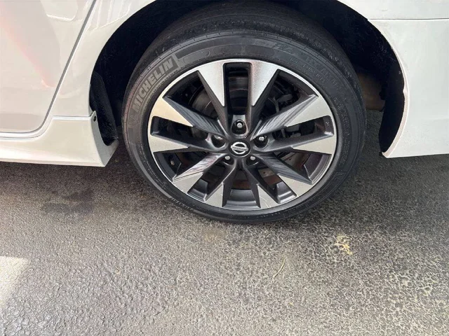 SEMINUEVOS NISSAN Sentra a Estados en autogozo