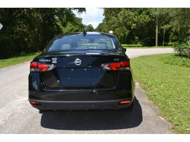 SEMINUEVOS NISSAN Versa a Estados en autogozo