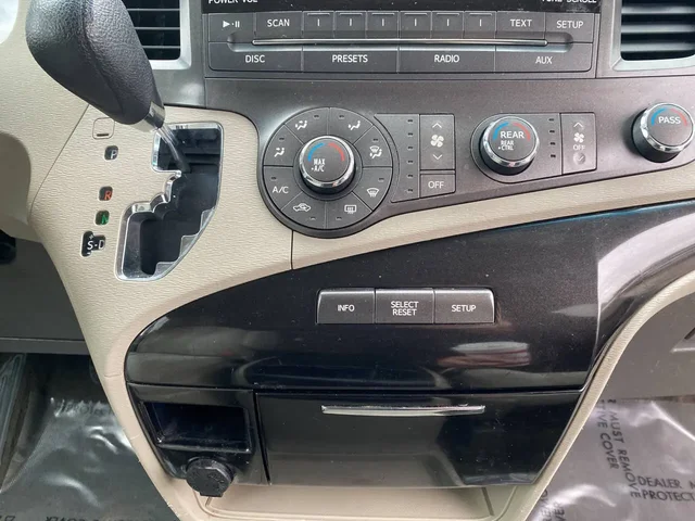 SEMINUEVOS TOYOTA Sienna a Estados en autogozo