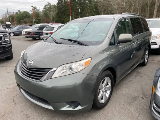 SEMINUEVOS TOYOTA Sienna a Estados en autogozo