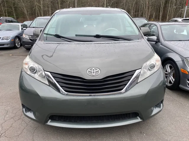 SEMINUEVOS TOYOTA Sienna a Estados en autogozo