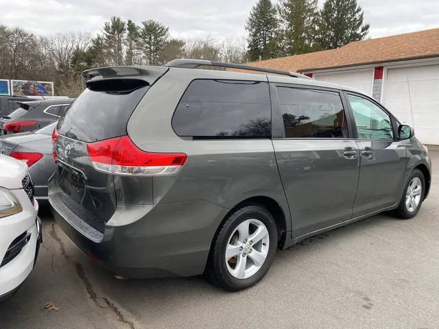SEMINUEVOS TOYOTA Sienna a Estados en autogozo