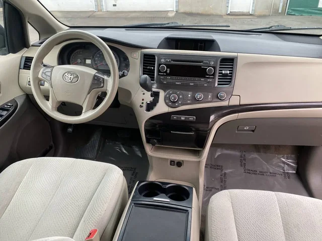 SEMINUEVOS TOYOTA Sienna a Estados en autogozo