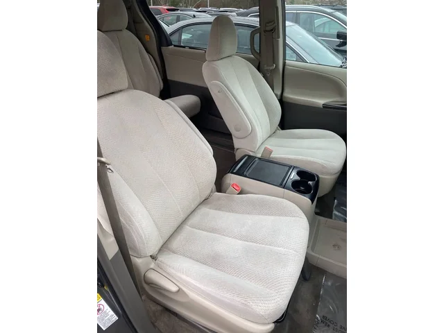 SEMINUEVOS TOYOTA Sienna a Estados en autogozo