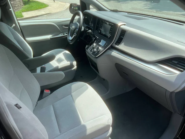 SEMINUEVOS TOYOTA Sienna a Estados en autogozo
