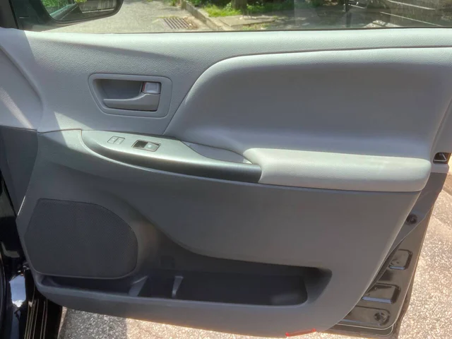 SEMINUEVOS TOYOTA Sienna a Estados en autogozo