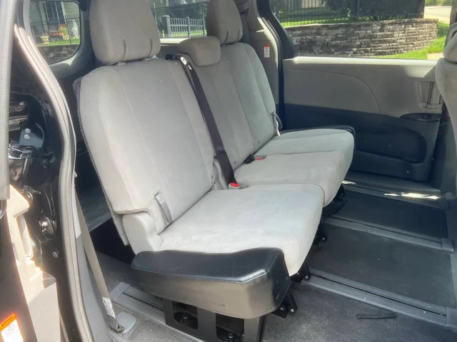 SEMINUEVOS TOYOTA Sienna a Estados en autogozo