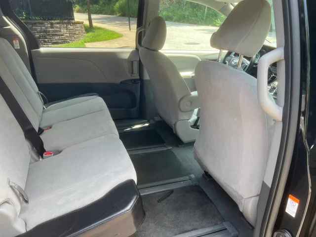 SEMINUEVOS TOYOTA Sienna a Estados en autogozo
