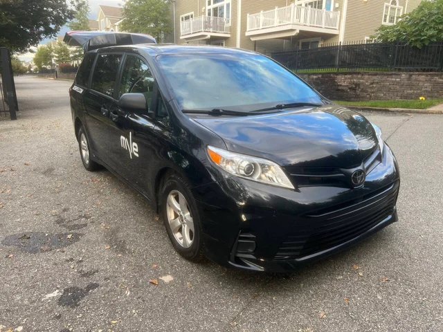 SEMINUEVOS TOYOTA Sienna a Estados en autogozo