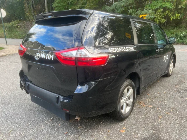 SEMINUEVOS TOYOTA Sienna a Estados en autogozo
