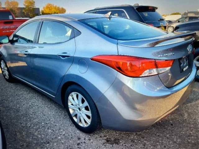SEMINUEVOS HYUNDAI Elantra a Estados en autogozo