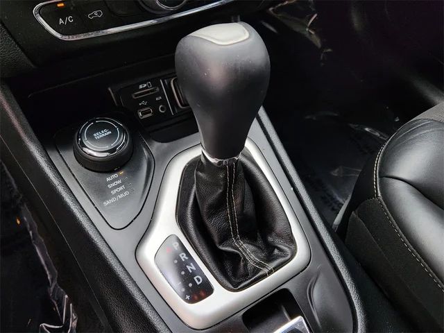 SEMINUEVOS JEEP Cherokee a Estados en autogozo