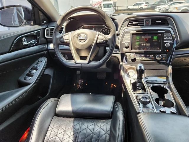 SEMINUEVOS NISSAN Maxima at  Reading in Piazza Acura of Reading